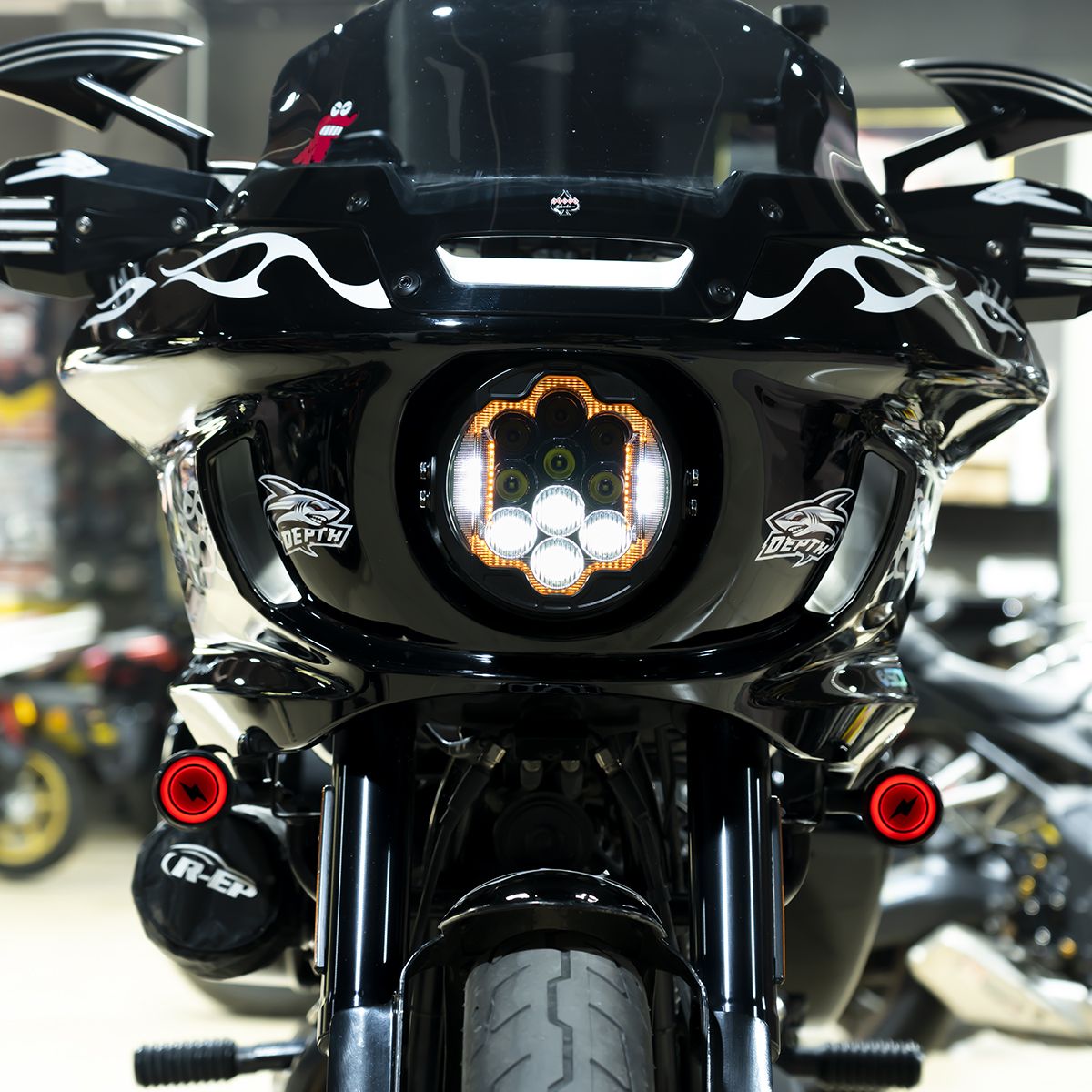 HogWorkz - 2022-2025 Low Rider ST- 7" LED Silvertooth Performance Headlight